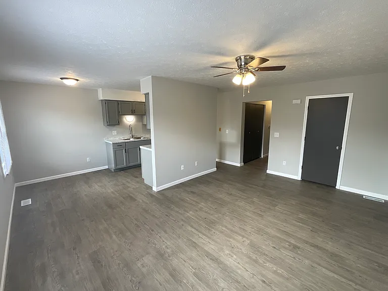 1829 Woodvine St #8 — Photo 5