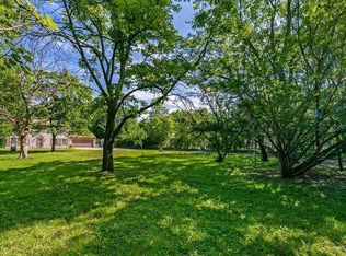 2010 Bilter Rd, Aurora, IL 60502