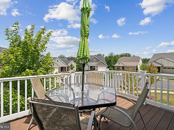 4th image of 100 Oatgrass Ct