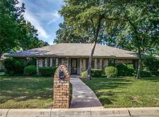 1108 Auburn Dr, Arlington, TX 76012