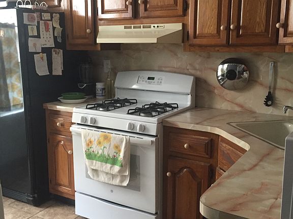 5th image of 578 Prospect Ave