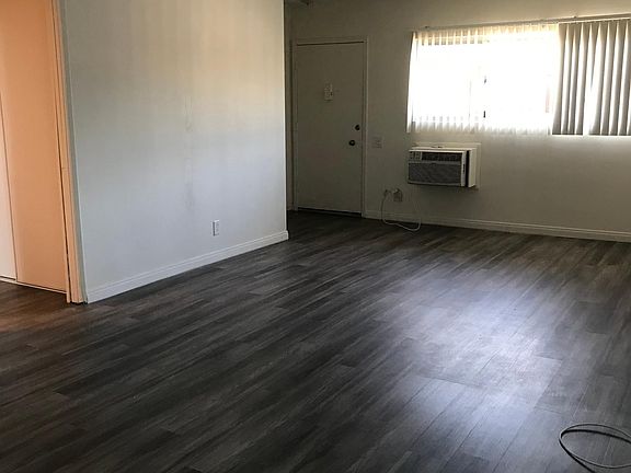 4th image of 13919 Burbank Blvd #13919
