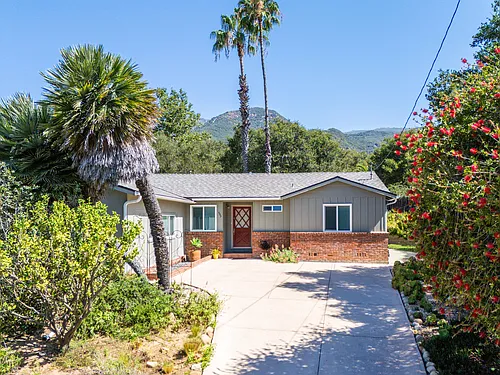 733 Circle Dr Photo 1