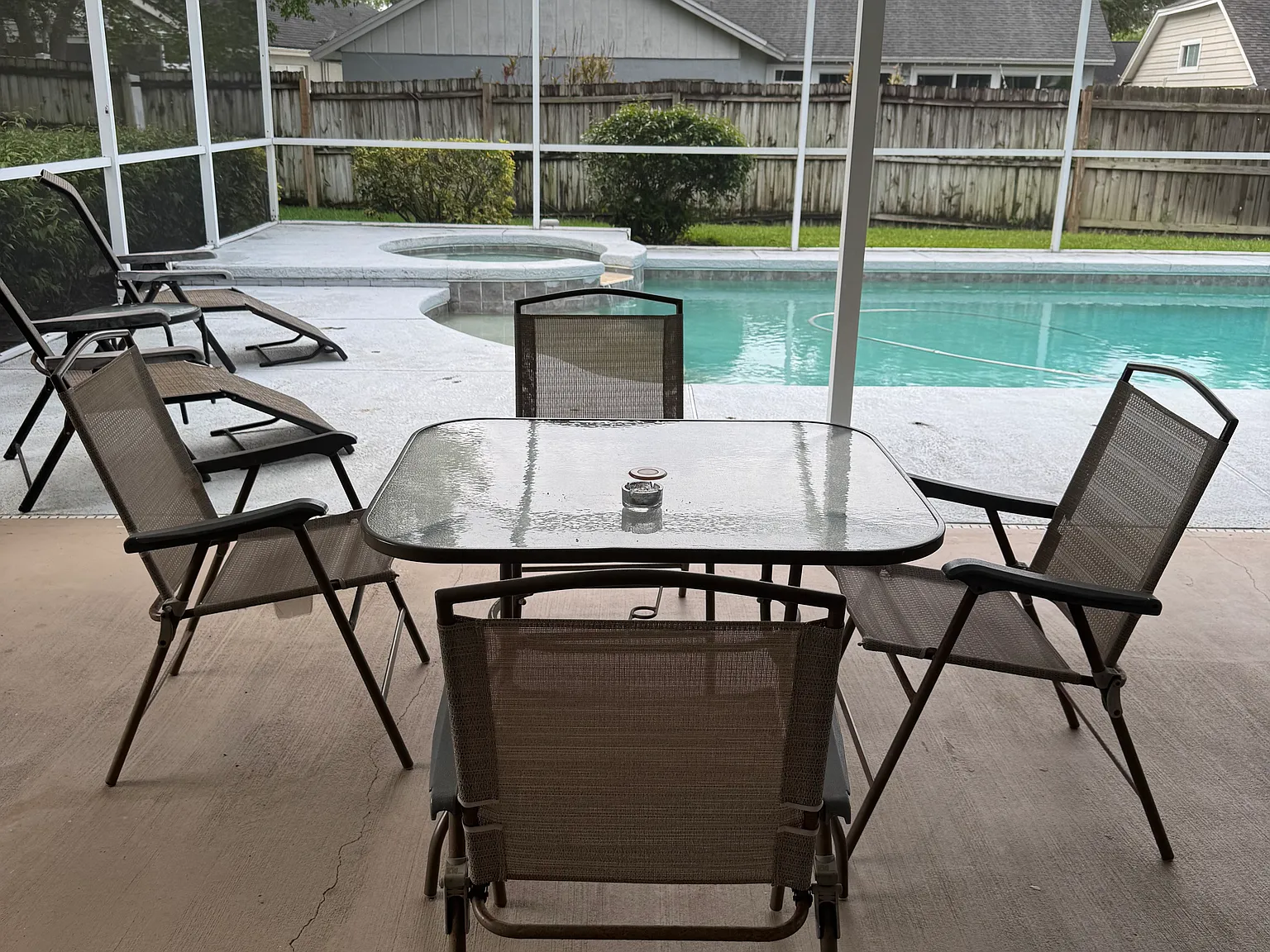 4 bed, 2.5 bath, 2014 sqft, $1,500 — Photo 2