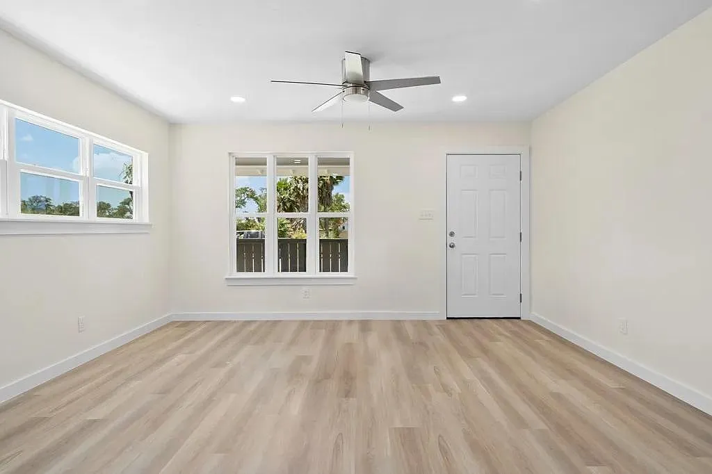 424 Eloise Dr #A — Photo 2