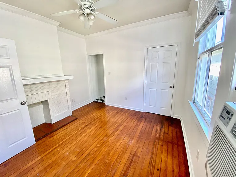 4909-4911 Laurel St #4909-unit A — Photo 5