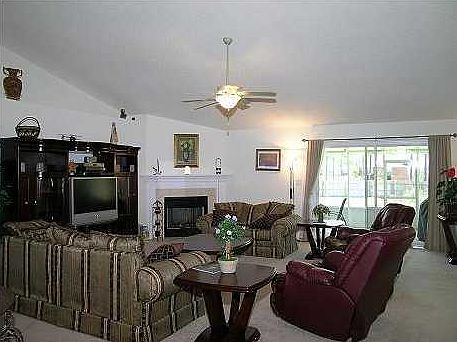 5th image of 1957 Edgewood Dr