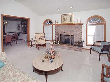 2nd image of 480 Cedar Glenn Dr
