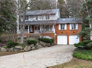 81 Reding Rd, Hamilton, ON L9G 1M9