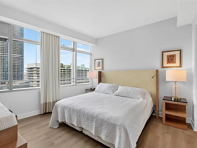 1395 Brickell Ave #2813 — Photo 13