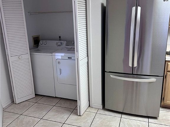 5th image of 9652 Windsor Gardens Ln APT 103