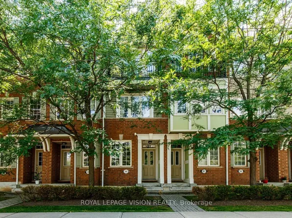 2614 Dashwood Dr #40, Oakville, ON L6M 0K5