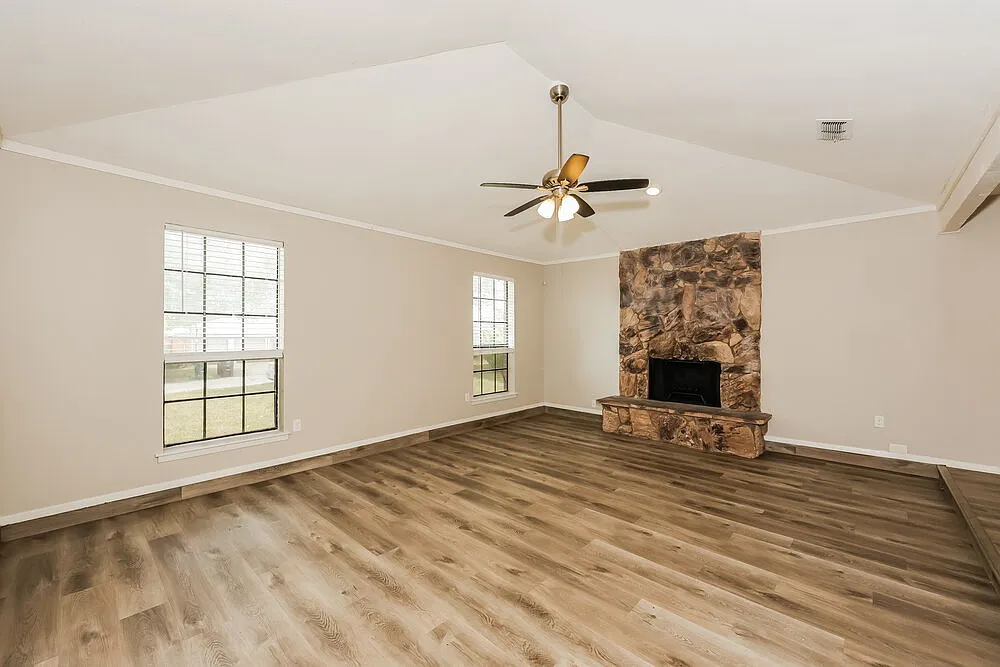 3 bed, 2.0 bath, 1518 sqft, $2,030 — Photo 4