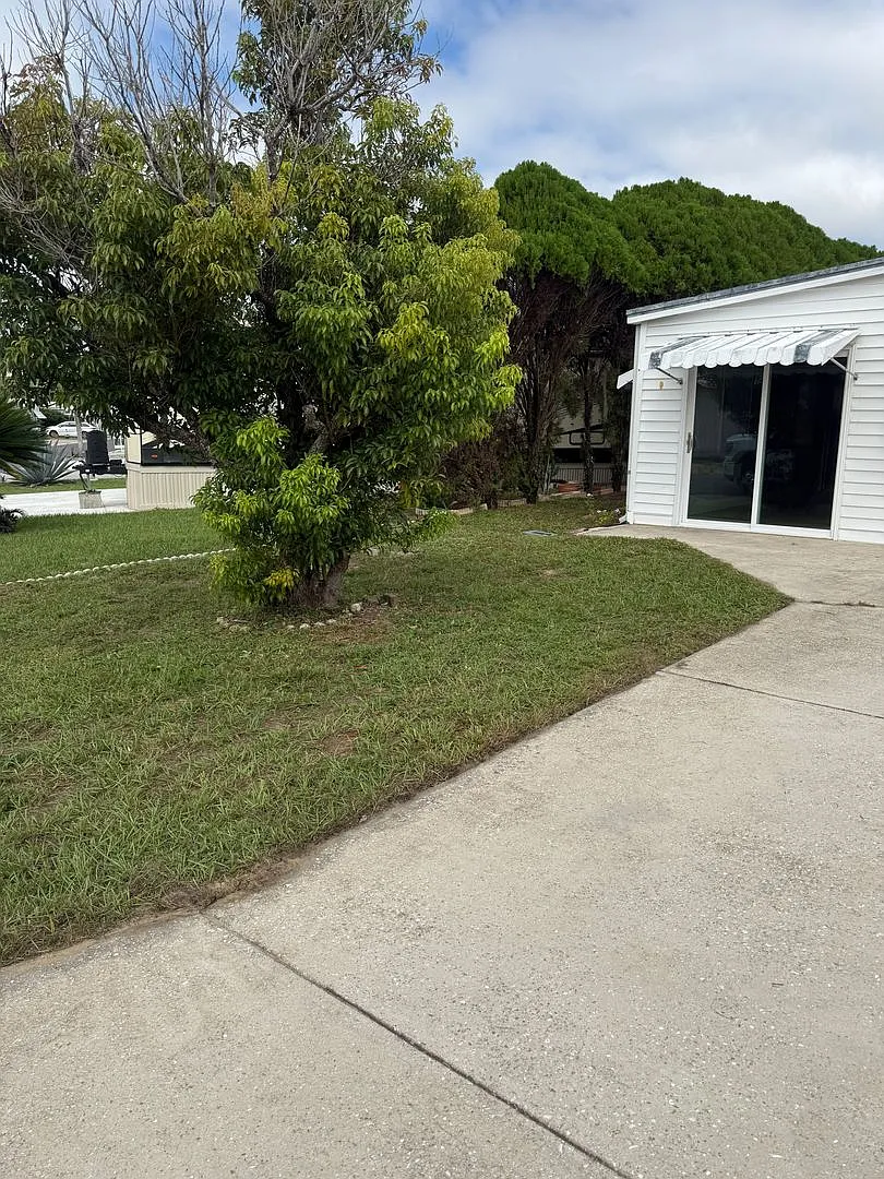 Gated, spacious one bedroom home — Photo 2