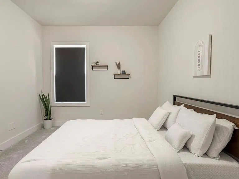10211 Las Nubes Ave — Photo 23