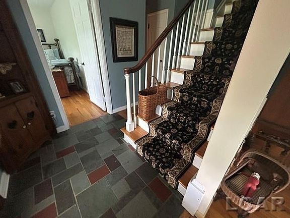 5th image of 32080 W Nine Mile Rd