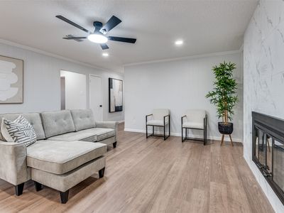 1120 Kris St, Irving, TX, 75060