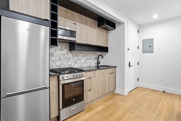 Rented by Skyhigh Realty NYC LLC | media 27