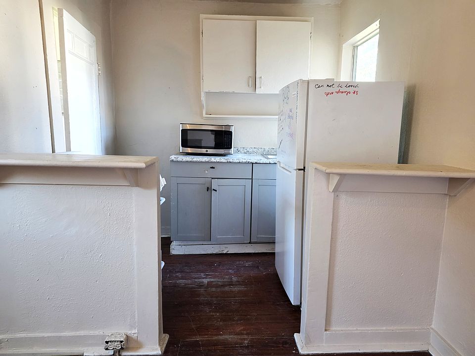2nd image of 2219 S Liberty St #C-1