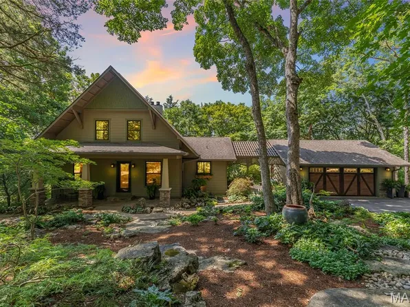 37 Hillside Dr, Pacific, MO 63069