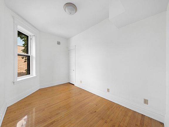 5th image of 3628 N Janssen Ave APT 3