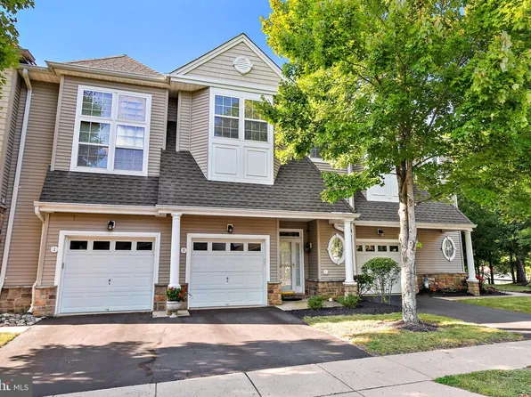 5 Ocean Breeze Ct, Manahawkin, NJ 08050