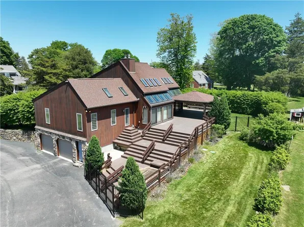 45 Central St, South Kingstown, RI 02879