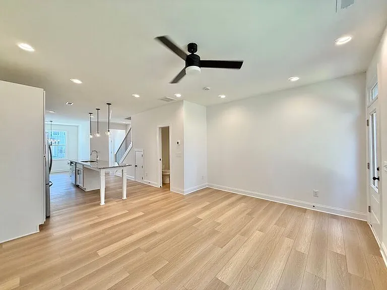4821 Gossamer Ln #102 — Photo 8