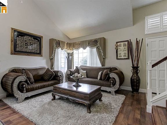 3rd image of 26071 Tarragon St