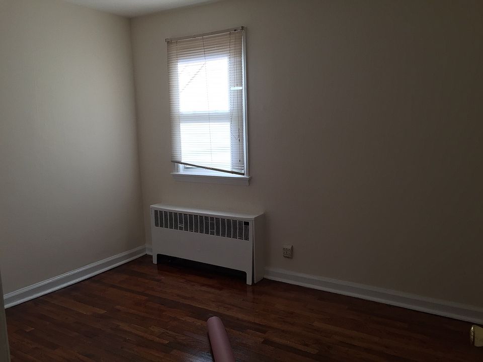 2nd image of 530 E Park Ave