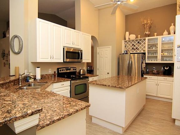 5th image of 19904 Wyndmill Cir