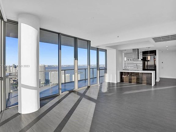 2nd image of 1100 Biscayne Blvd Unit 5205