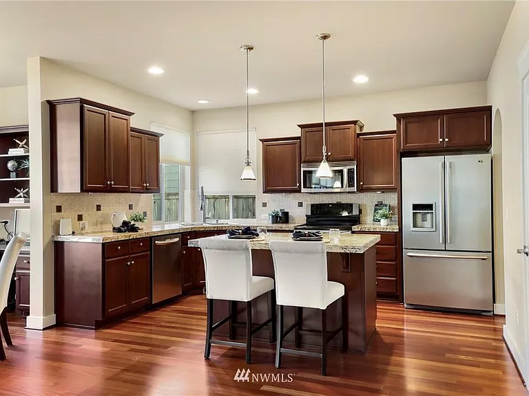 4450 Logan Dr NE — Photo 5