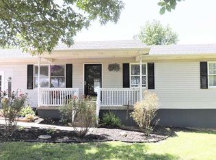 5565 Husband Rd, Paducah, KY 42003