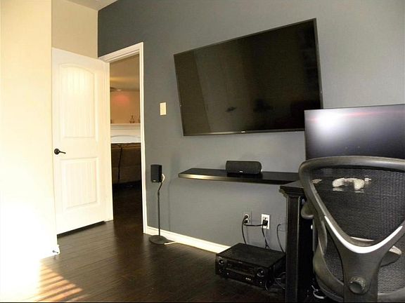 2nd image of 2608 Idlewood Dr