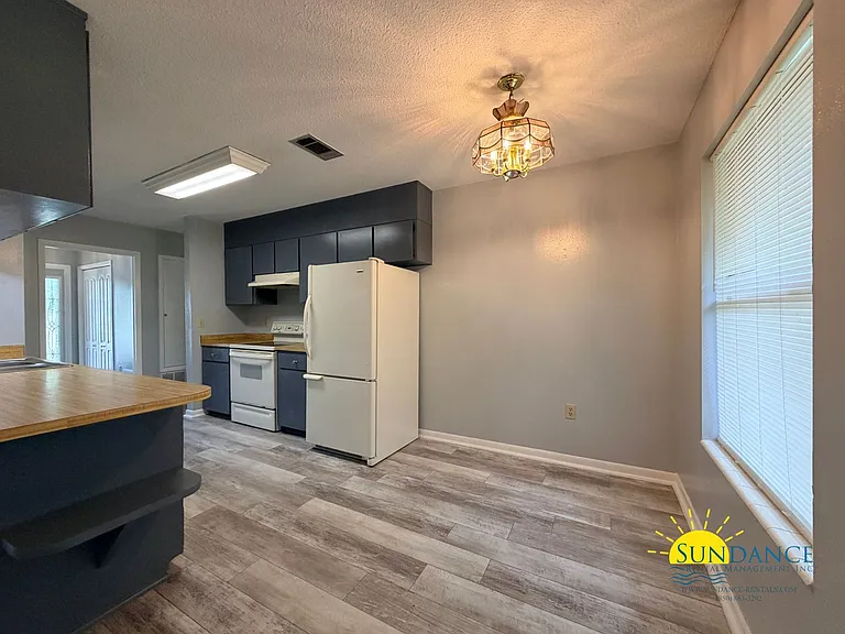 713 Trowbridge Ave — Photo 7