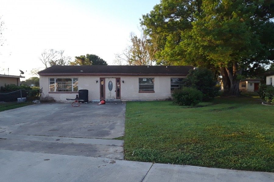 1st image of 333 Amador Cir