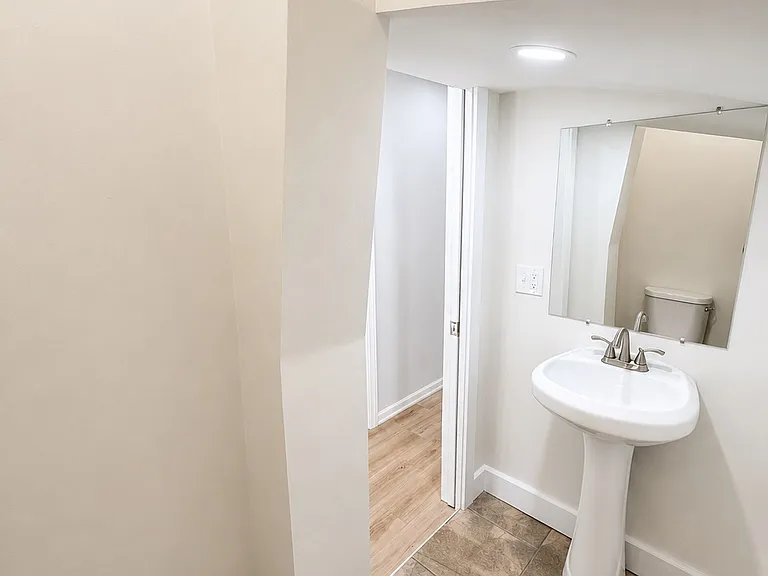 2002 Valentine Ave #2 — Photo 33