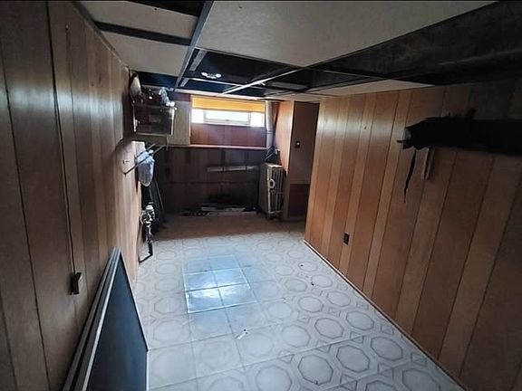 4th image of 1013 Main St