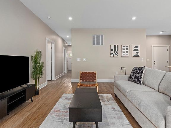 5th image of 3843 Shiraz St