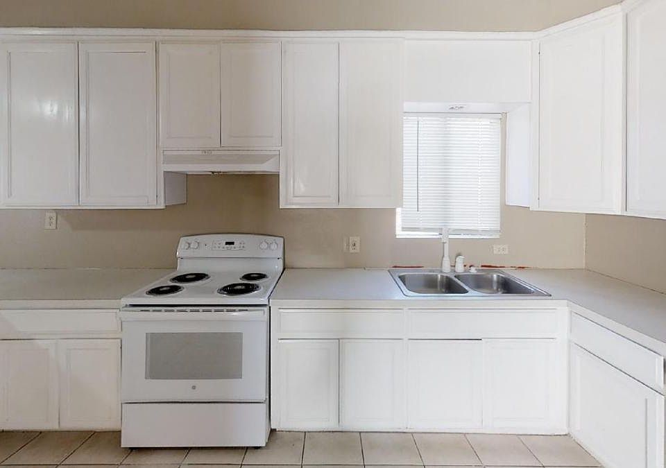 1st image of 3001 Duckworth Ave