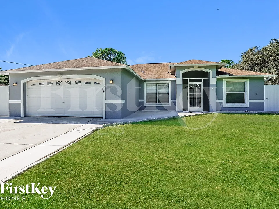 1917 Venice Ave N