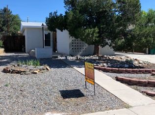 114 W 33rd St, Farmington, NM 87401