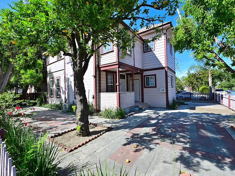 HUGE SEMI PRIVATE FRONT YARD (over 1000 SF)