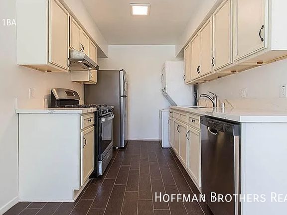 5th image of 1019 Ocean Park Blvd #1