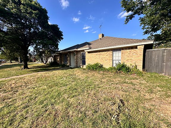 4th image of 1317 Buckingham Pl