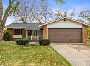 39237 Grennada St, Livonia, MI 48154