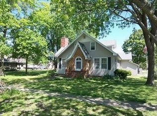 111 E Pine St, El Dorado Springs, MO 64744