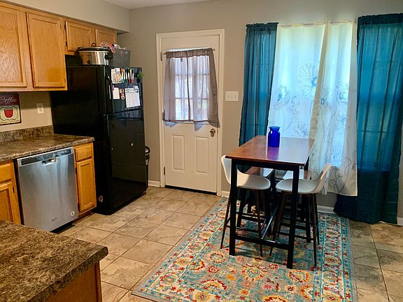 4th image of 10203 Yates Dr