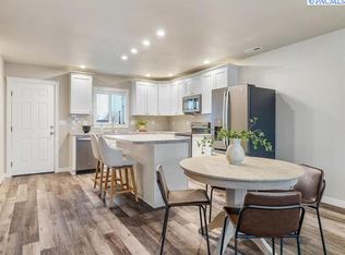 484 N 5th Ave, Connell, WA 99326